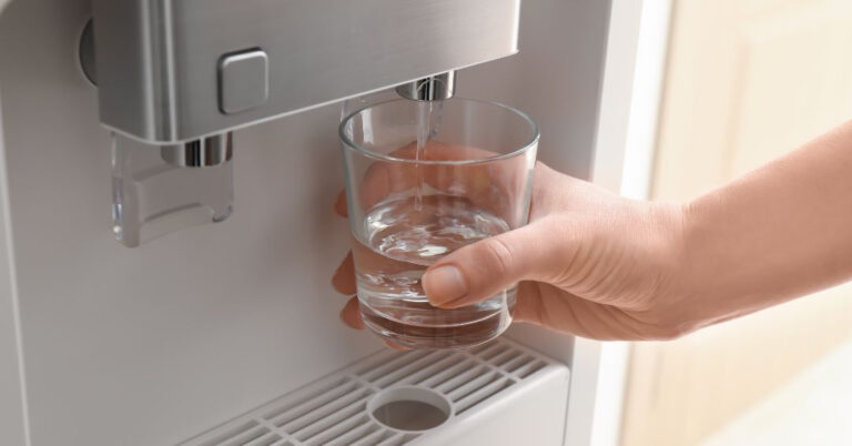 Conserto de Bebedouro em São José dos Campos | Assistência Perto de Mim bebedouro nao resfria ou esquenta a agua